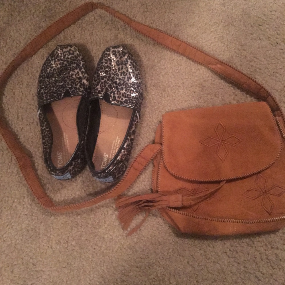 Leopard Toms Flats